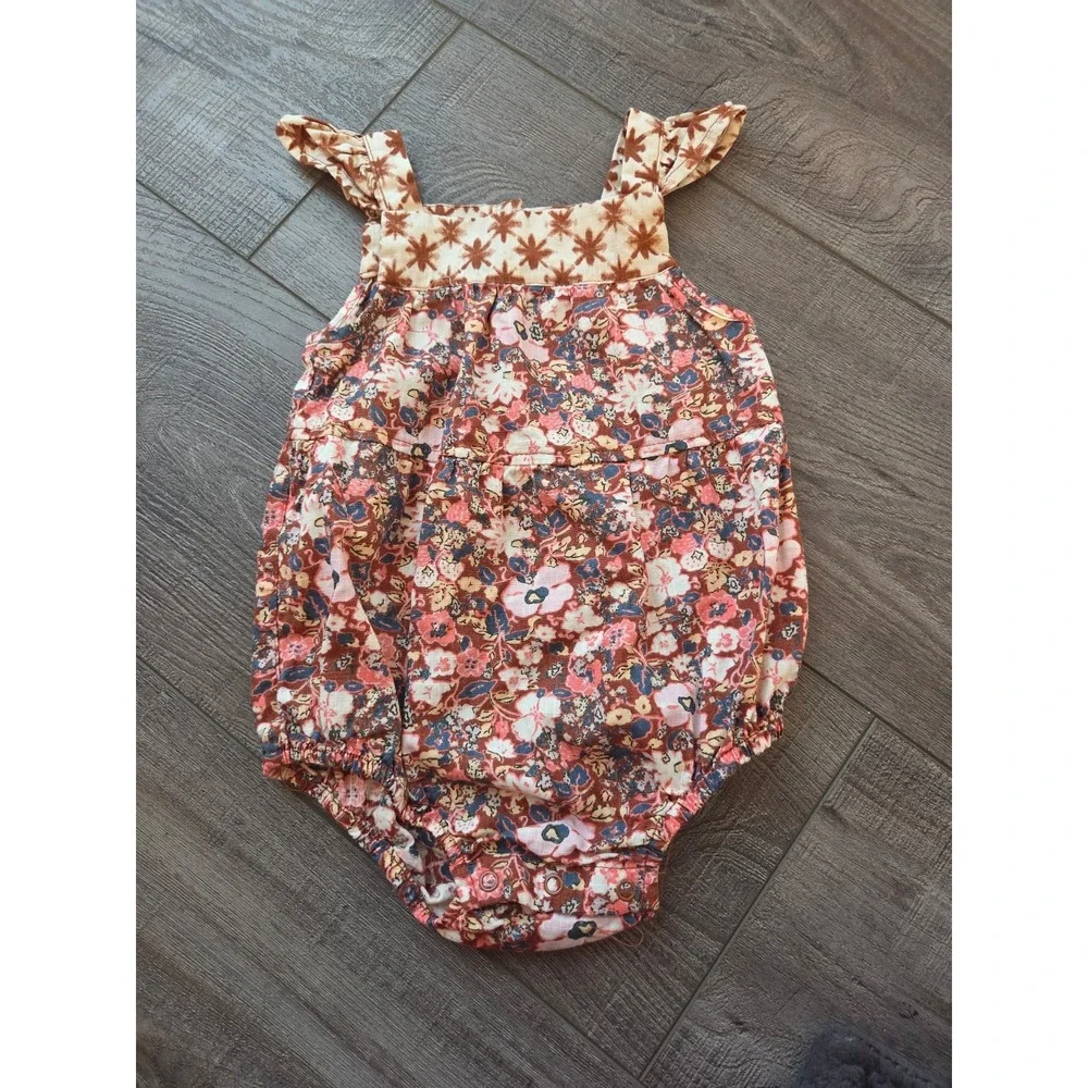 Cat and jack baby girl romper 3-6 mos‎